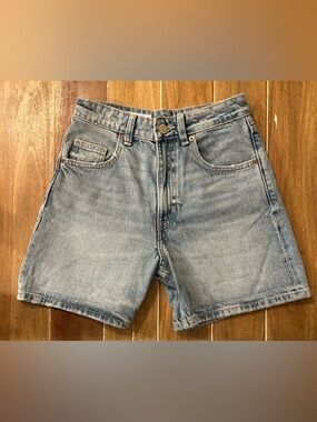 Zara Light Blue Denim Shorts. Size 2.